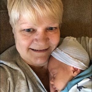 Meet your Posher, Debora